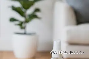 فريق وثاب جدة أثناء تنظيف ستائر في حي أم السلم بجدة