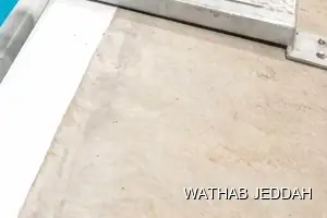 فريق وثاب جدة أثناء تنظيف خزانات في حي الكندرة بجدة
